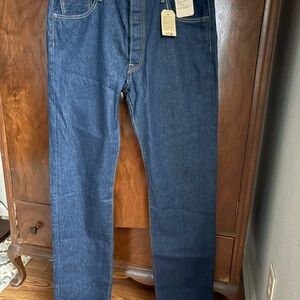 NWT Levi's Dark Blue 36 x 36 Straight Jeans
